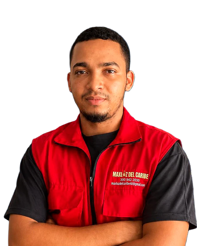 Carlos Oyola, técnico líder de instalación solar